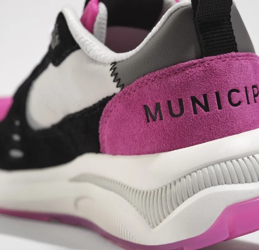 Municipal shoe detail